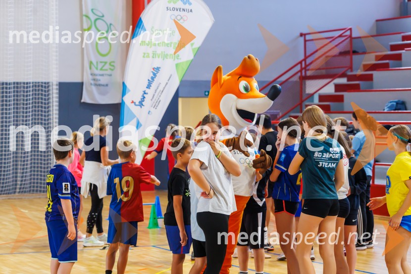 Športno dopoldne z Vesno Ponorac razgibalo učence OŠ Škofije