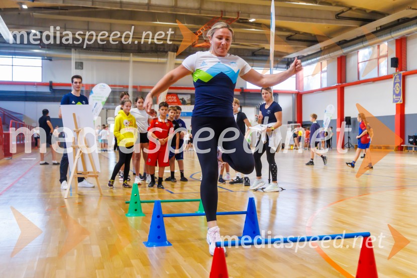 Športno dopoldne z Vesno Ponorac razgibalo učence OŠ Škofije