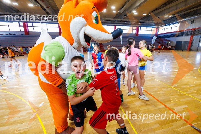 Športno dopoldne z Vesno Ponorac razgibalo učence OŠ Škofije
