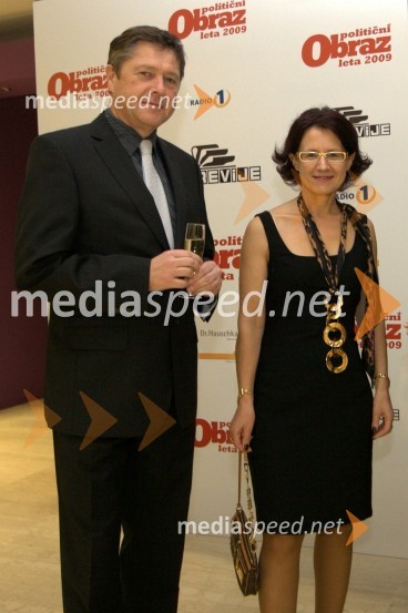Dr. Mitja Ferenc, zgodovinar in član skupine Prifarski muzikanti in dr. Verica Trstenjak, generalna pravobranilka Sodišča Evropskih skupnostiPolitični obraz leta 2009 je Katarina Kresal
