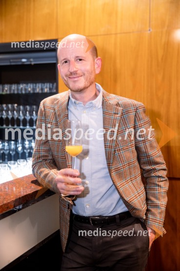Prima facie, premiera, Mestno gledališče ljubljansko