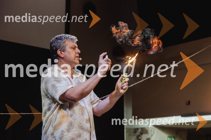 Festival Hokus Pokus s Klemnom Janežičem navdušil mlade raziskovalce