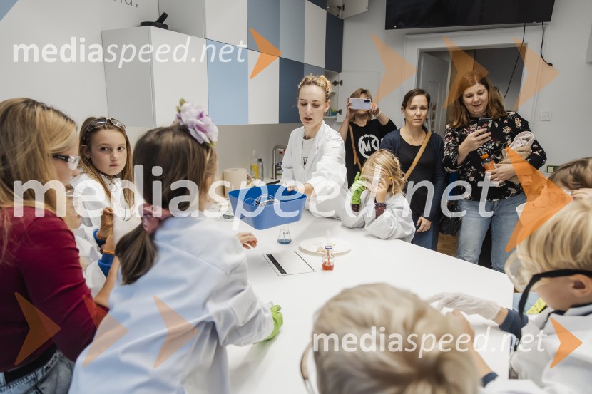 Festival Hokus Pokus s Klemnom Janežičem navdušil mlade raziskovalce