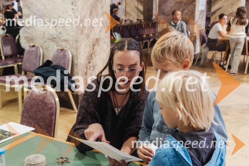 Festival Hokus Pokus s Klemnom Janežičem navdušil mlade raziskovalce