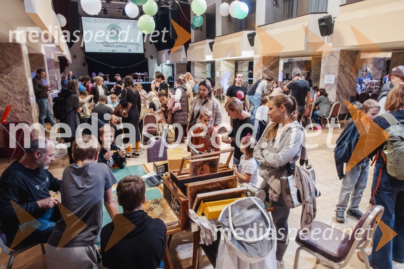 Festival Hokus Pokus s Klemnom Janežičem navdušil mlade raziskovalce