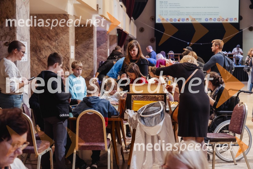 Festival Hokus Pokus s Klemnom Janežičem navdušil mlade raziskovalce