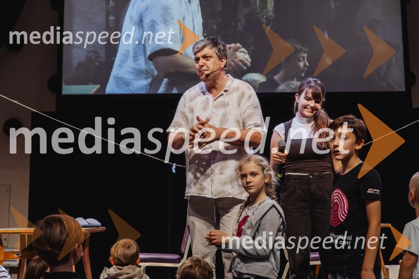 Festival Hokus Pokus s Klemnom Janežičem navdušil mlade raziskovalce