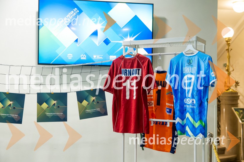 Dobrodelni večer OKS-ja z odbojkarjem Tinetom Urnautom