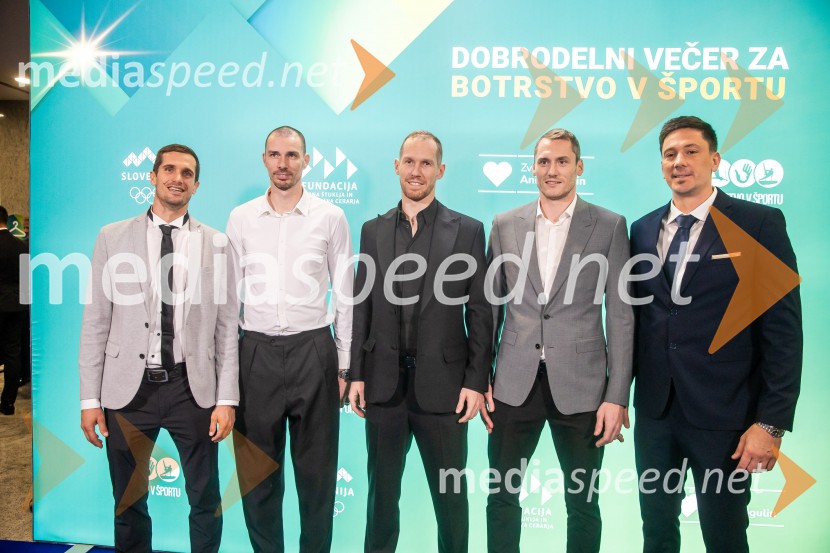 Dobrodelni večer OKS-ja z odbojkarjem Tinetom Urnautom