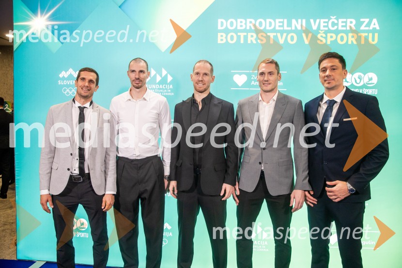 Dobrodelni večer OKS-ja z odbojkarjem Tinetom Urnautom