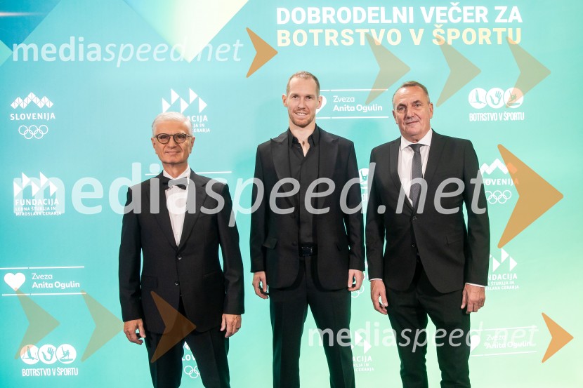 Dobrodelni večer OKS-ja z odbojkarjem Tinetom Urnautom