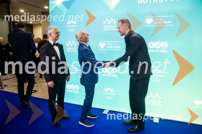 Dobrodelni večer OKS-ja z odbojkarjem Tinetom Urnautom