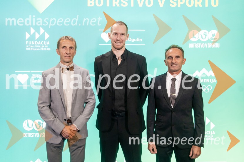 Dobrodelni večer OKS-ja z odbojkarjem Tinetom Urnautom