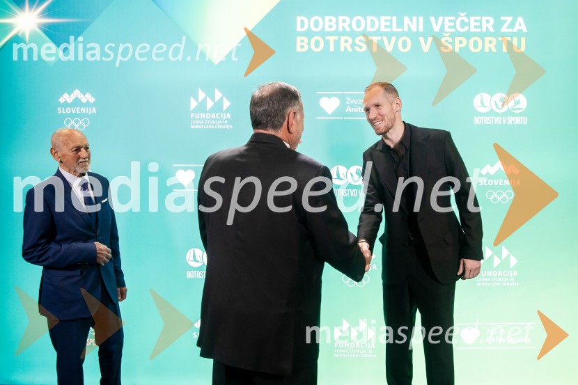 Dobrodelni večer OKS-ja z odbojkarjem Tinetom Urnautom