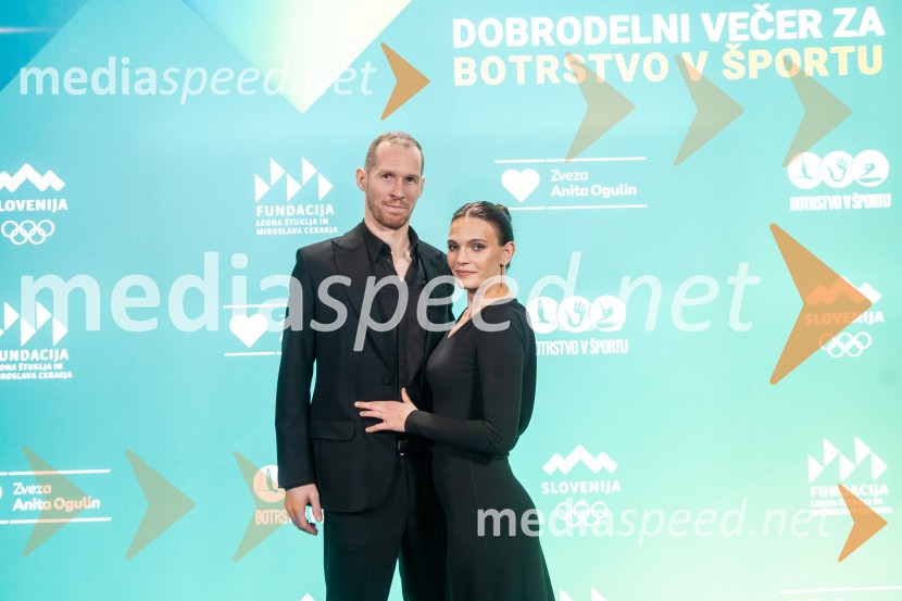 Dobrodelni večer OKS-ja z odbojkarjem Tinetom Urnautom
