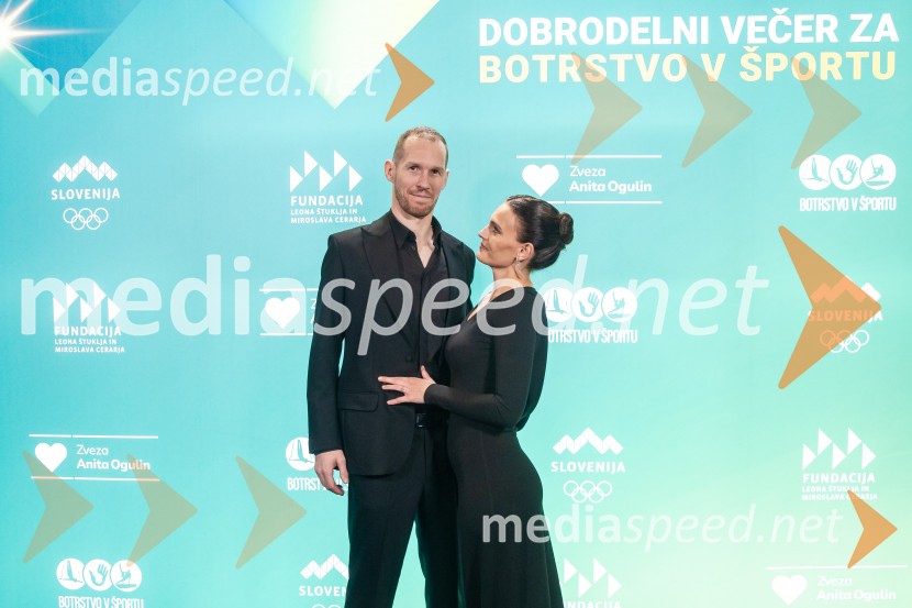 Dobrodelni večer OKS-ja z odbojkarjem Tinetom Urnautom