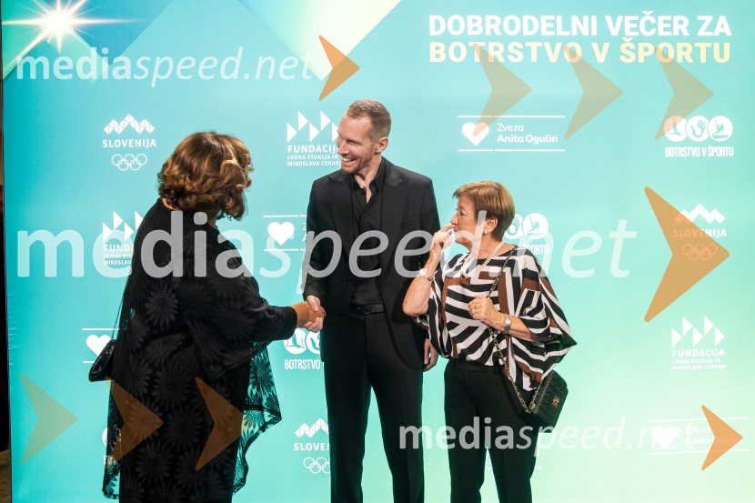 Dobrodelni večer OKS-ja z odbojkarjem Tinetom Urnautom