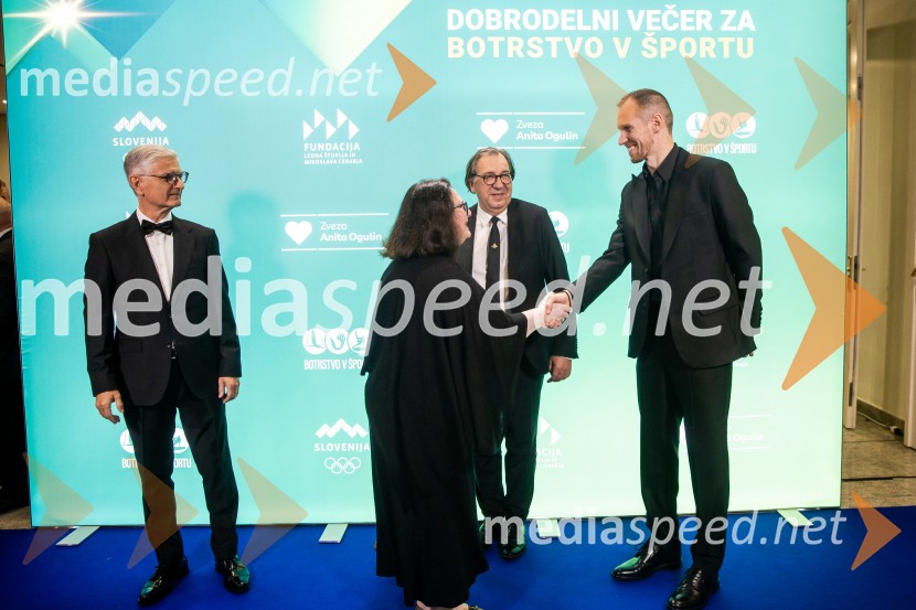 Dobrodelni večer OKS-ja z odbojkarjem Tinetom Urnautom