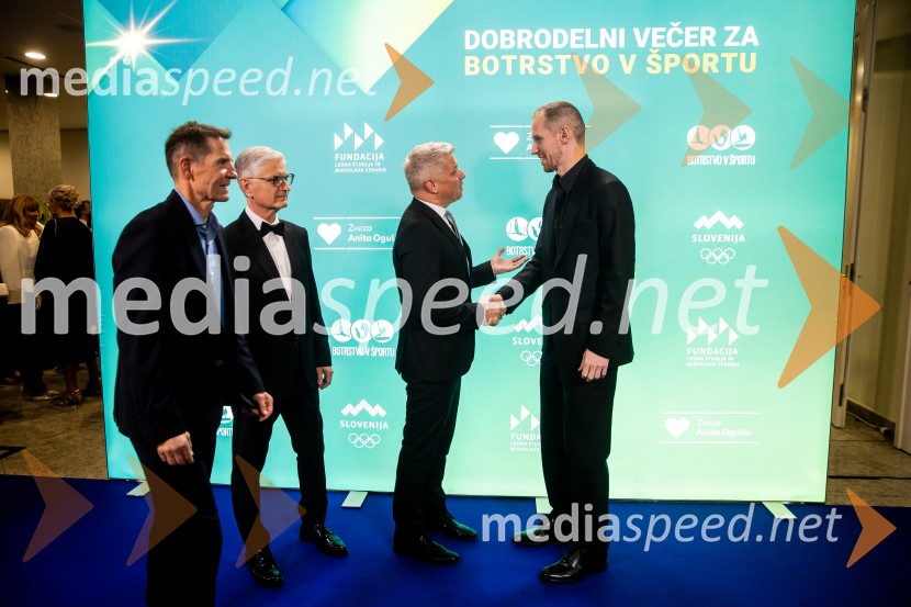 Dobrodelni večer OKS-ja z odbojkarjem Tinetom Urnautom