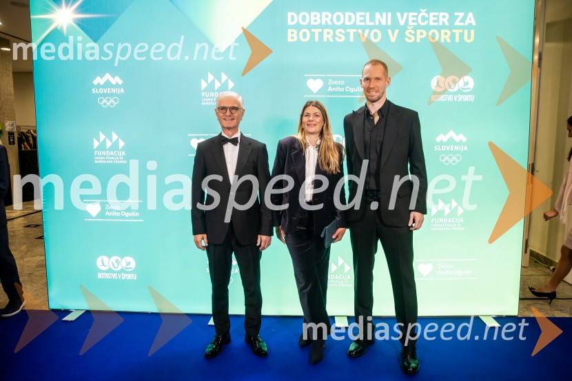 Dobrodelni večer OKS-ja z odbojkarjem Tinetom Urnautom