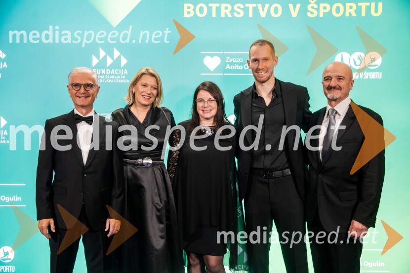 Dobrodelni večer OKS-ja z odbojkarjem Tinetom Urnautom