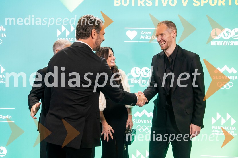 Dobrodelni večer OKS-ja z odbojkarjem Tinetom Urnautom