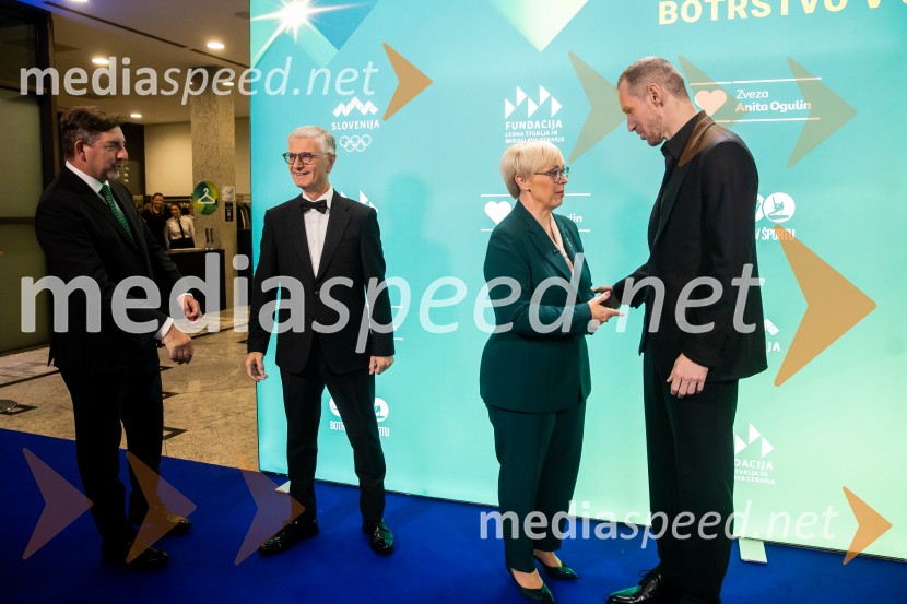 Dobrodelni večer OKS-ja z odbojkarjem Tinetom Urnautom