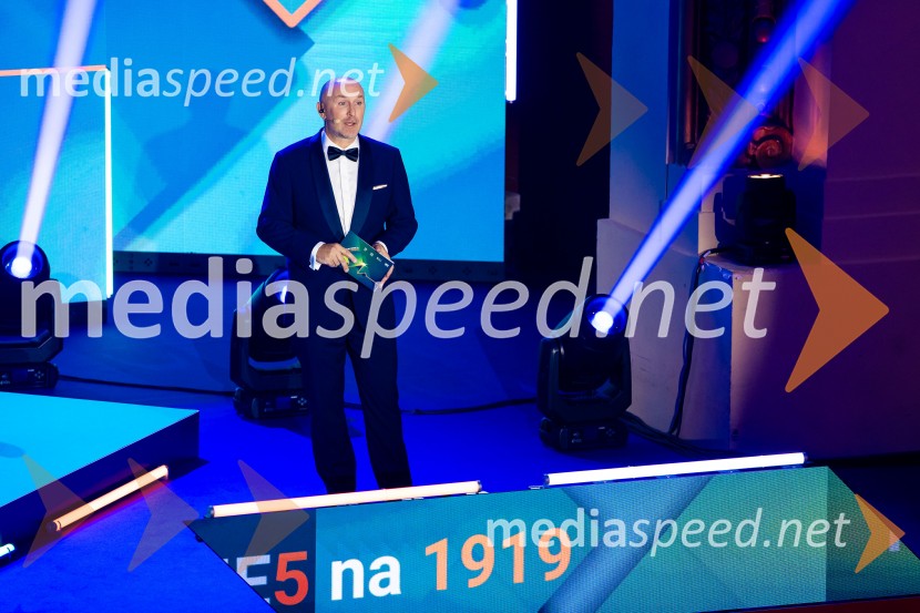 Dobrodelni večer OKS-ja z odbojkarjem Tinetom Urnautom