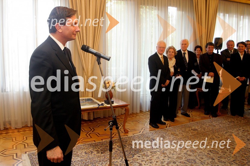 Borut Pahor, predsednik vlade Republike Slovenije ob nagovoru zbranimSlavko Avsenik, 80 let, sprejem pri Borutu Pahorju