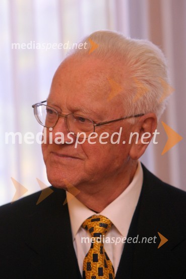 Slavko Avsenik, legenda slovenske narodno-zabavne glasbeSlavko Avsenik, 80 let, sprejem pri Borutu Pahorju