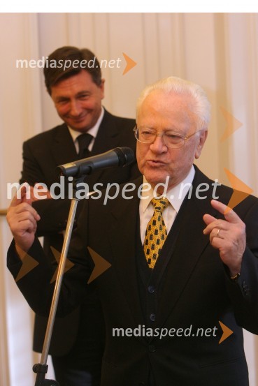 Slavko Avsenik, legenda slovenske narodno-zabavne glasbe in Borut Pahor, predsednik vlade Republike SlovenijeSlavko Avsenik, 80 let, sprejem pri Borutu Pahorju