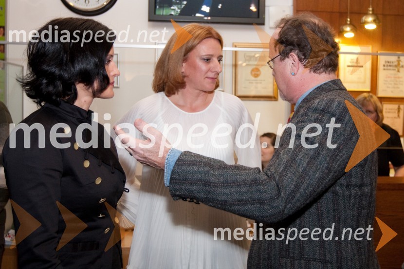 Irena Brunec, kiparka, Urška Alič Flajnik, direktorica Špas Teatra in Tomaž Domicelj, glasbenikMesar za vse večne čase, premiera