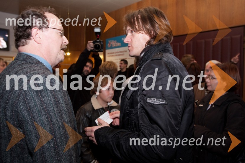 Tomaž Domicelj, glasbenik in Robert Dragar, član skupine VictoryMesar za vse večne čase, premiera