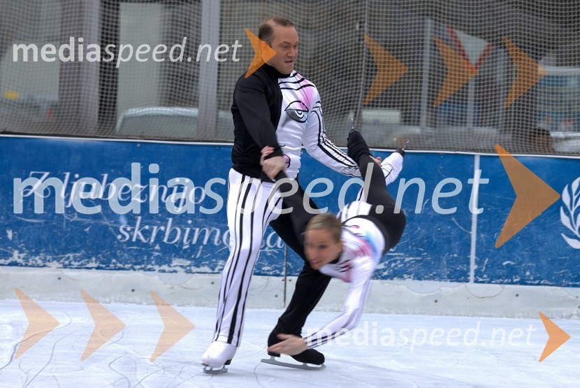 Robbie James Williams in Jodi Grace BarnesHoliday on Ice, predstavitev