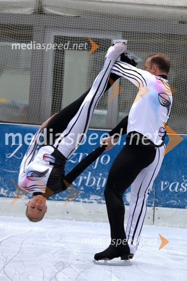 Robbie James Williams in Jodi Grace BarnesHoliday on Ice, predstavitev