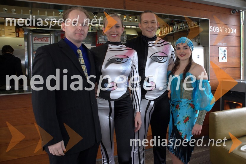 Erik Gravendeel, menedžer , Jodi Grace Barnes, Robbie James Williams in Stephanie Elizabeth Dal PortoHoliday on Ice, predstavitev