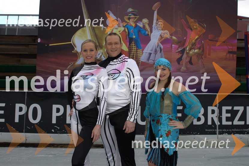 Jodi Grace Barnes, Robbie James Williams in Stephanie Elizabeth Dal PortoHoliday on Ice, predstavitev