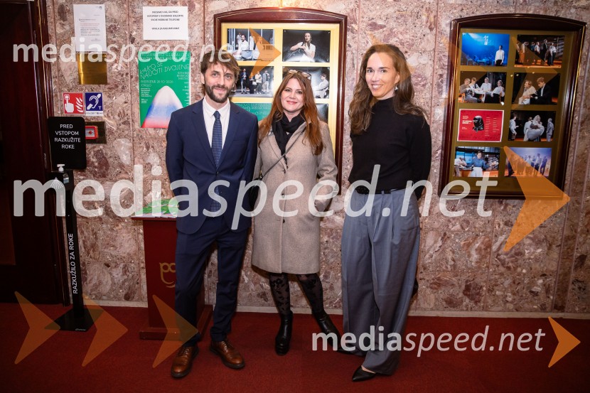  Rok J. Bozovičar, direktor, Prešernovo gledališče Kranj ;  ... ;  Nina Šorak, dramaturginja in režiserkaKako se naučiti dvojine, premiera, Prešernovo gledališče Kranj