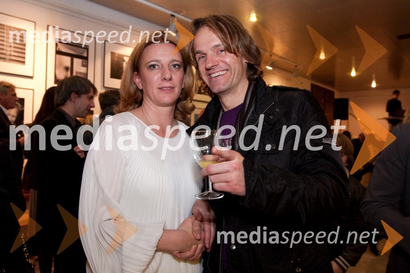 Urška Alič Flajnik, direktorica Špas Teatra in Robert Dragar, član skupine VictoryMesar za vse večne čase, premiera