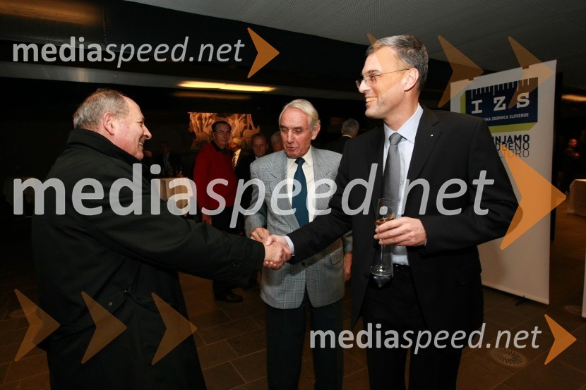 Prof.dr. Jakob Likar, dekan Naravoslovnotehniške fakultete Univerze v Ljubljani, Gorazd Pust, prvi predsednik in ustanovitelj Inženirske zbornice Slovenije (IZS) in Črtomir Remec, predsednik Inženirske zbornice Slovenije (IZS)Inženirska zbornica Slovenije, Podelitev nagrad za inovativnost 2009