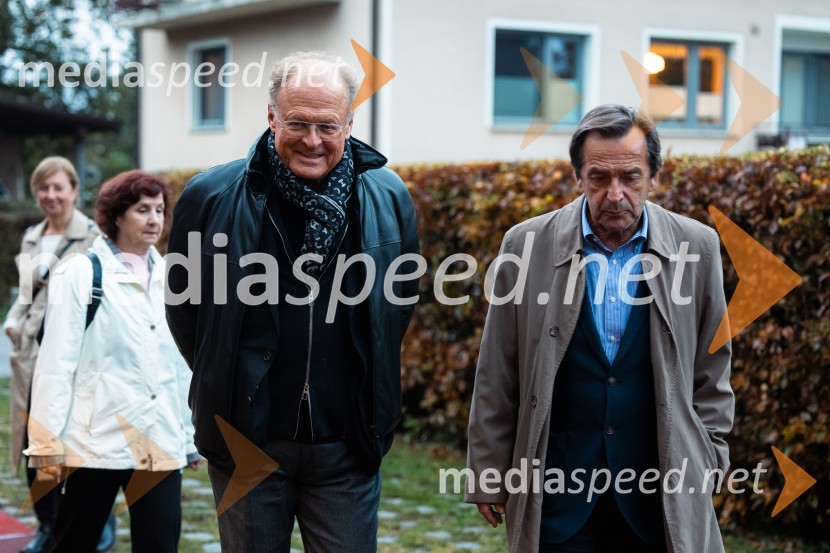  Janez  Škrabec, direktor Riko d.o.o.;  Boris Voje, Studio ZodiacIskrivo v živo: Marko Radmilovič in Darja Goznik
