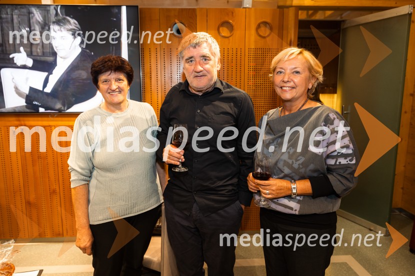  ... ;  Marko Radmilovič, radijec, kolumnist, režiser;   Darja  Groznik, odgovorna urednica 1. programa Radia Slovenija, predsednica ZPMSIskrivo v živo: Marko Radmilovič in Darja Goznik