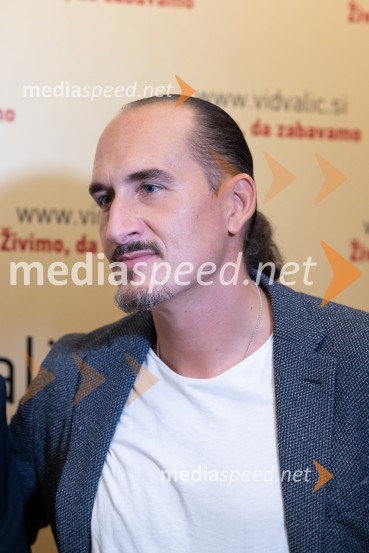 Iztok, Vid in Domen Valič v novi avtorski komediji Dediščina