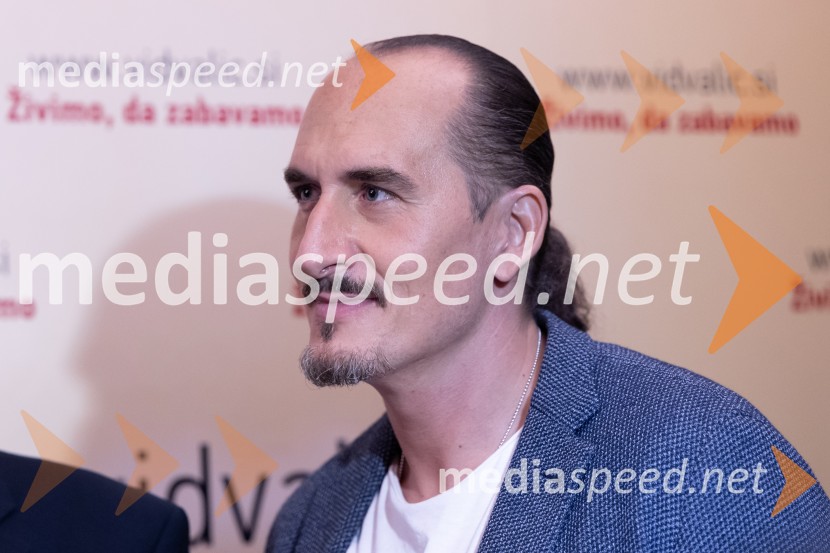 Iztok, Vid in Domen Valič v novi avtorski komediji Dediščina