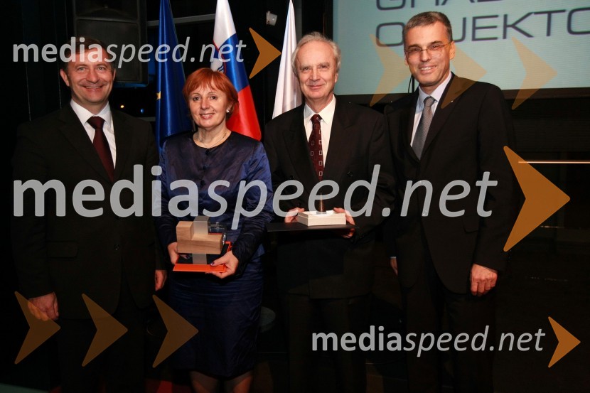 Karl Viktor Erjavec, minister za okolje in prostor RS, Tatjana Fink, direktorica podjetja Trimo Trebnje d.d. - prejemniki nagrade za inovativnost IZS, prof. dr. Peter Fajfar, prejemnik priznanja IZS za razvoj inženirstva in Črtomir Remec, predsednik Inženirske zbornice Slovenije (IZS)Inženirska zbornica Slovenije, Podelitev nagrad za inovativnost 2009