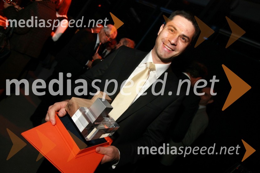 Tomaž Popit, vodja razvoja proizvodov v podjetju Trimo Trebnje d.d. - prejemniki nagrade za inovativnost IZSInženirska zbornica Slovenije, Podelitev nagrad za inovativnost 2009