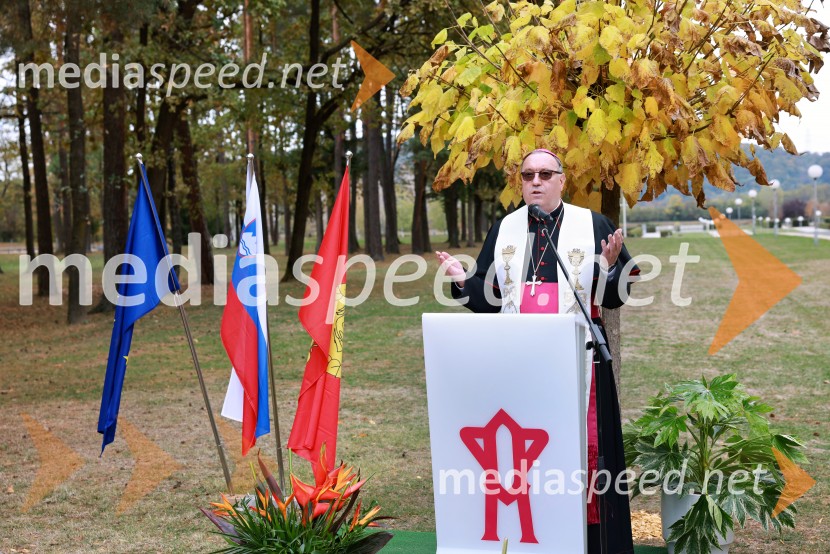 Slovesno odkritje spominsko-informativne table v spomin gasilcem, Pokopališče Dobrava