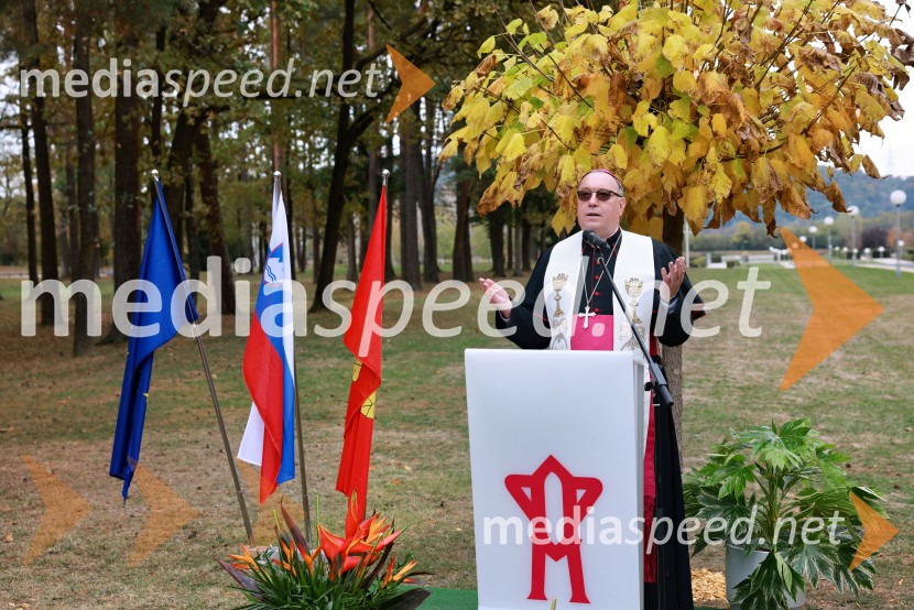 Slovesno odkritje spominsko-informativne table v spomin gasilcem, Pokopališče Dobrava