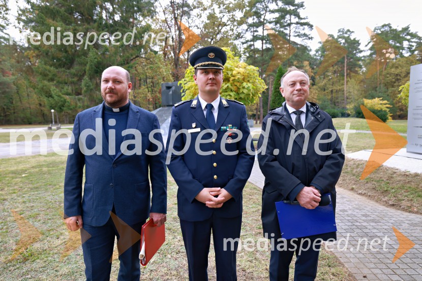 Slovesno odkritje spominsko-informativne table v spomin gasilcem, Pokopališče Dobrava