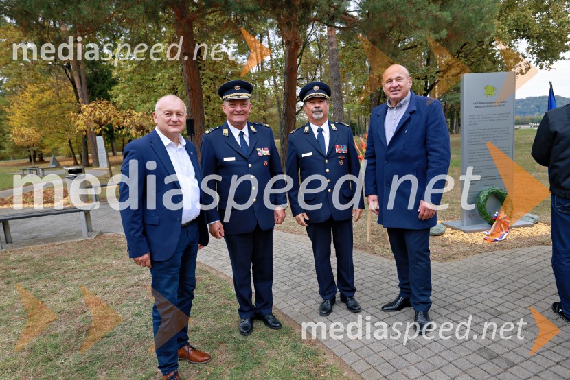 Slovesno odkritje spominsko-informativne table v spomin gasilcem, Pokopališče Dobrava